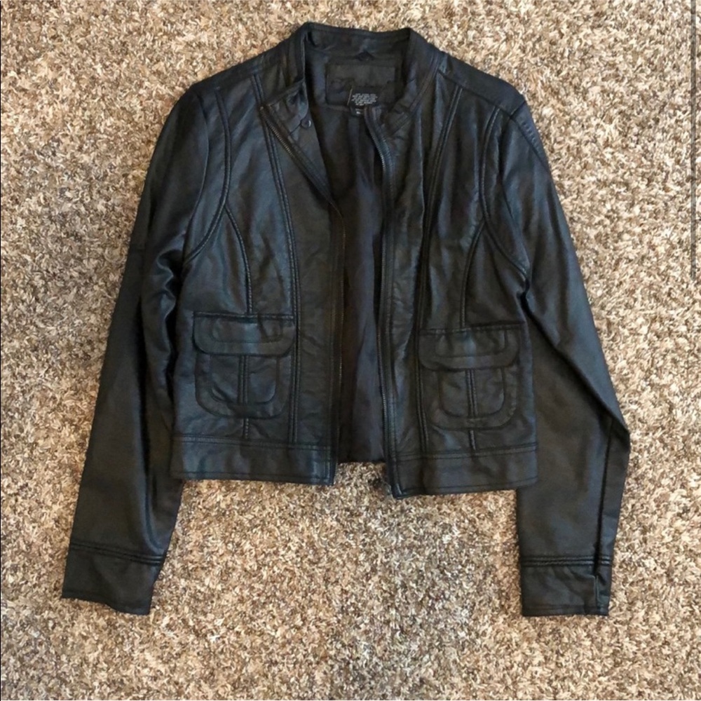 WOMENS BLACK FAUX LEATHER JACKET SIZE LARGE